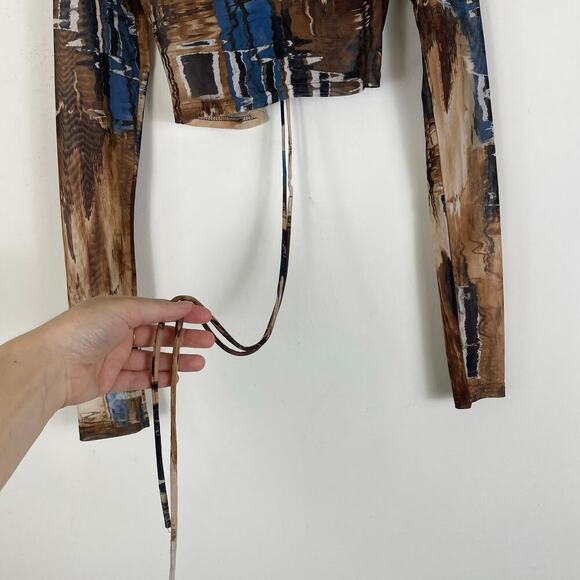 isalis Long Sleeve Mesh Crop Top with string wrap detail Size Medium - Picture 4 of 5